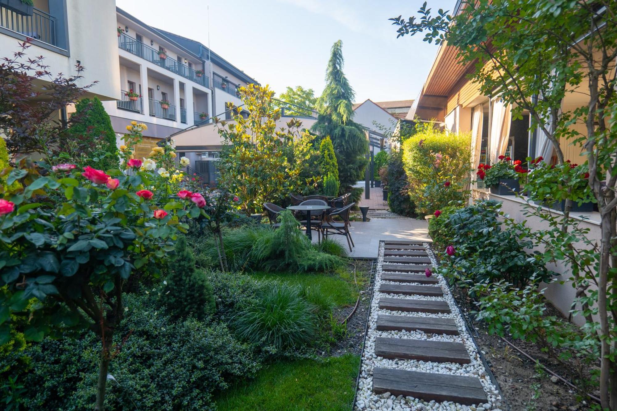 Pensiunea Nora Prestige&Prestige Art Timişoara Exterior foto
