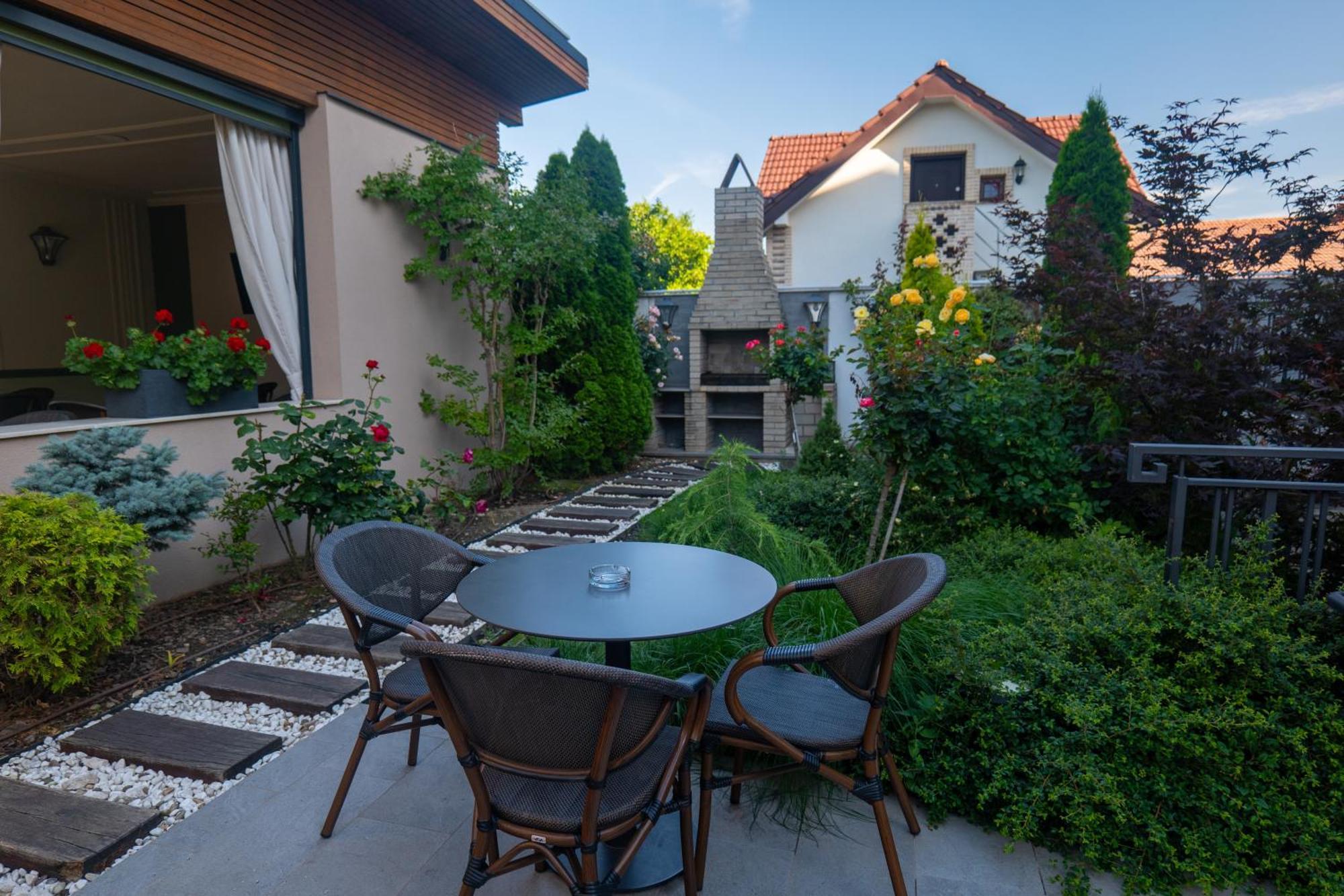Pensiunea Nora Prestige&Prestige Art Timişoara Exterior foto